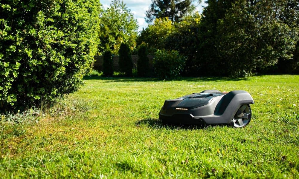 An AI-powered Lawnmower for landscaping
