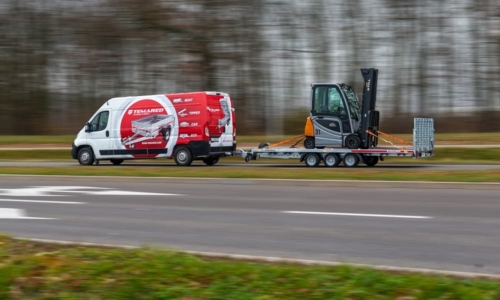 Temared trailer with forklift