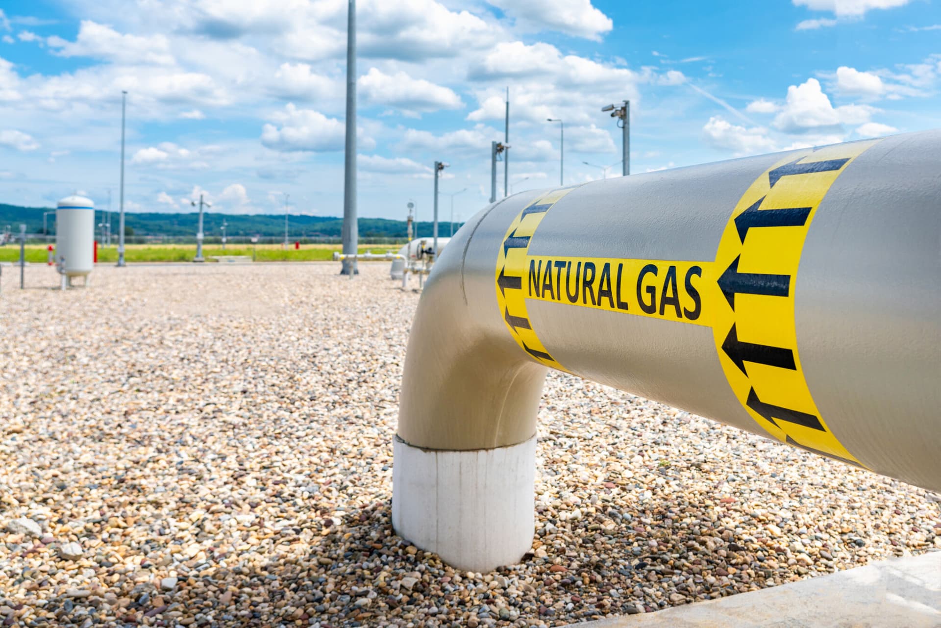 Gas pipeline system with high pressure control in rural area. Concept of energy delivery and distribution infrastructure