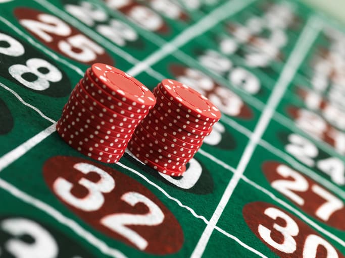 Betting on a roulette table