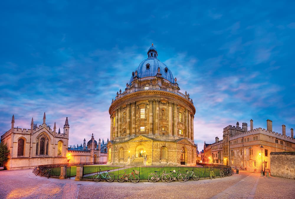 Elevated view of Radcliffe Camera, Bodleian Library, Oxford University, Oxford, Oxfordshire, England, UK.